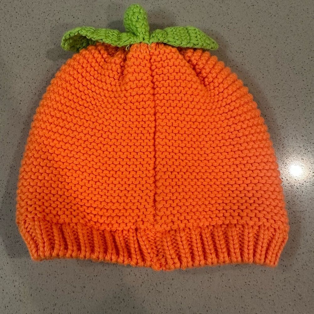 Carters Halloween pumpkin onesie with matching knitted pumpkin beanie/hat - Picture 8 of 9